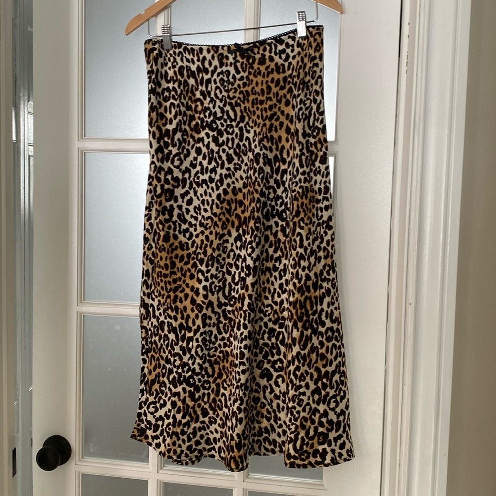 Leopard print midi skirt